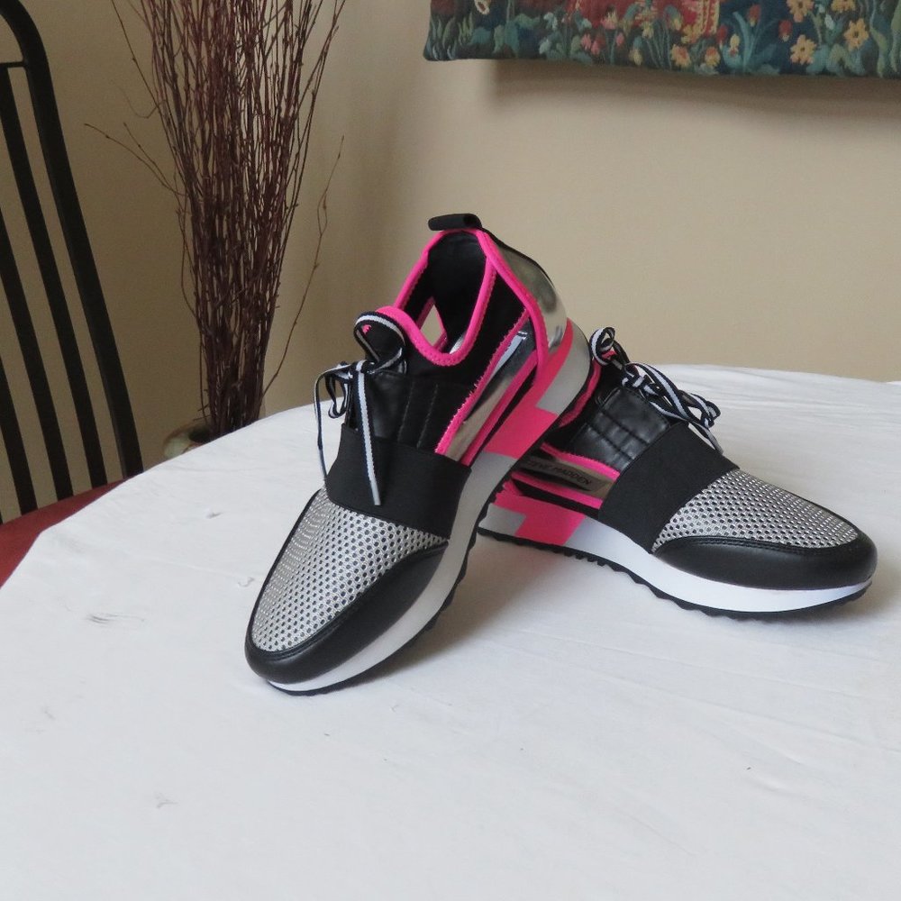 Steve Madden Arctic women's sneakers  7 NWT